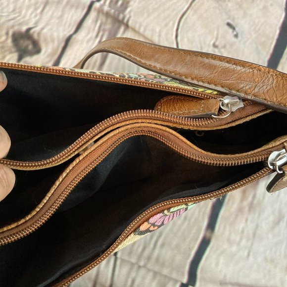 Jaclyn Smith Multicolored Butterfly Design Shoulder Bag - Picture 7 of 10